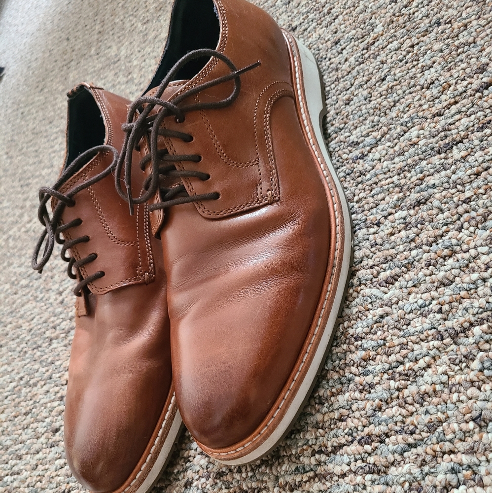 Shoes - Picture 3 of 7